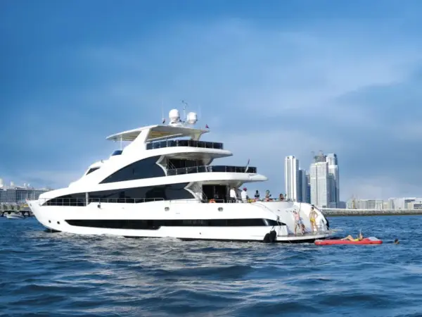 Super Yacht Experience in Dubai