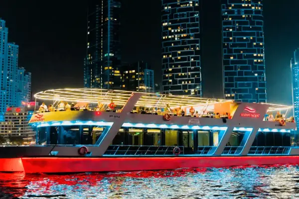 Outstanding 125ft Houseboat Trip