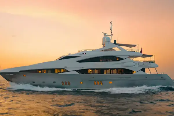 Sunseeker 40m Super Yacht Charter Dubai Trip