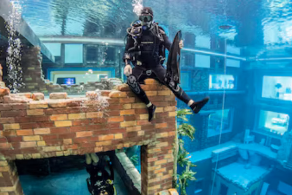 Deep Dive Dubai: Discover Scuba Diving for Beginners (World’s Deepest Pool)