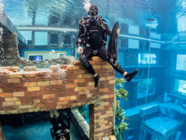 Deep Dive Dubai: Discover Scuba Diving for Beginners (World’s Deepest Pool)